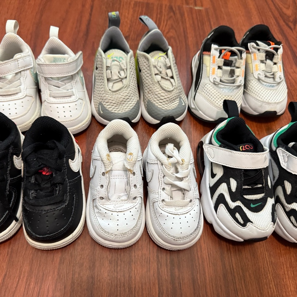 Nike Kids Shoes - Black and White Collection